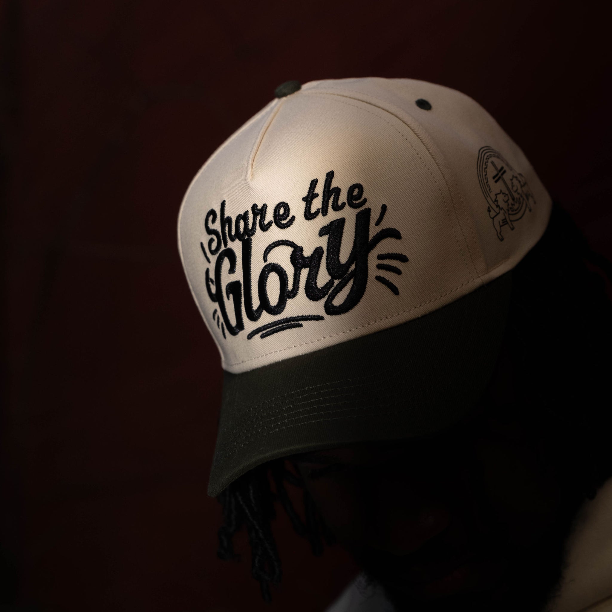 Share the glory hat